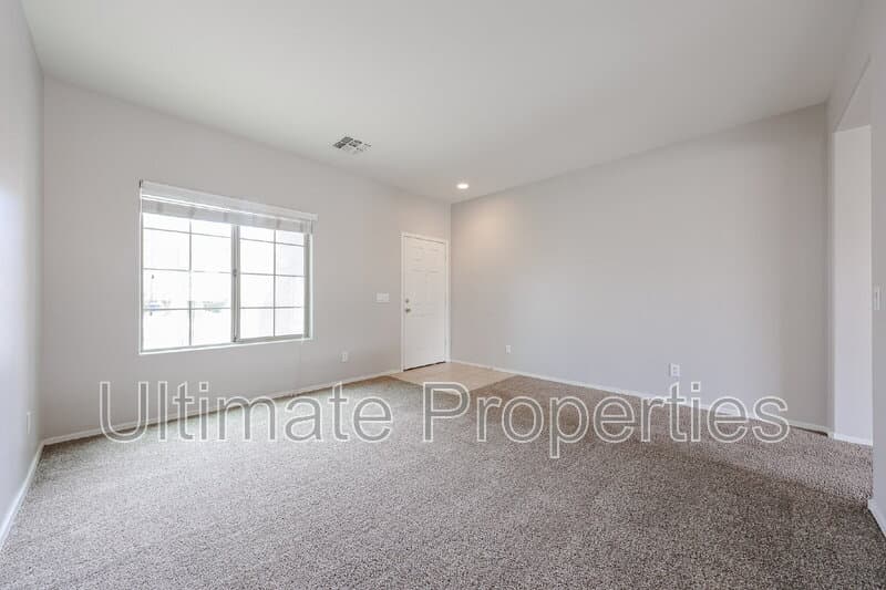 Buckeye House: 19417 W Morning Glory Dr