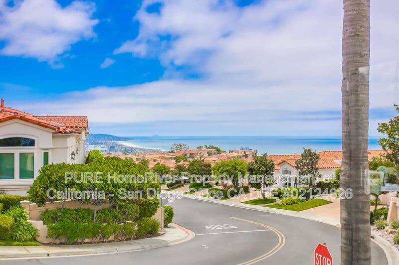 La Jolla House: 5656 Caminito Danzarin