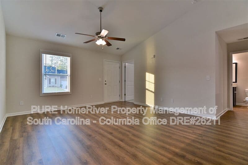 Columbia House: 416 Pitchling Dr
