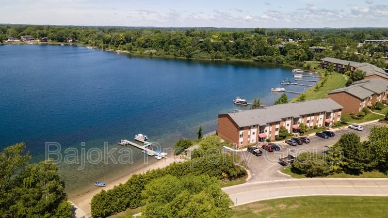 Bloomfield Hills Condo: 1974 Klingensmith Road