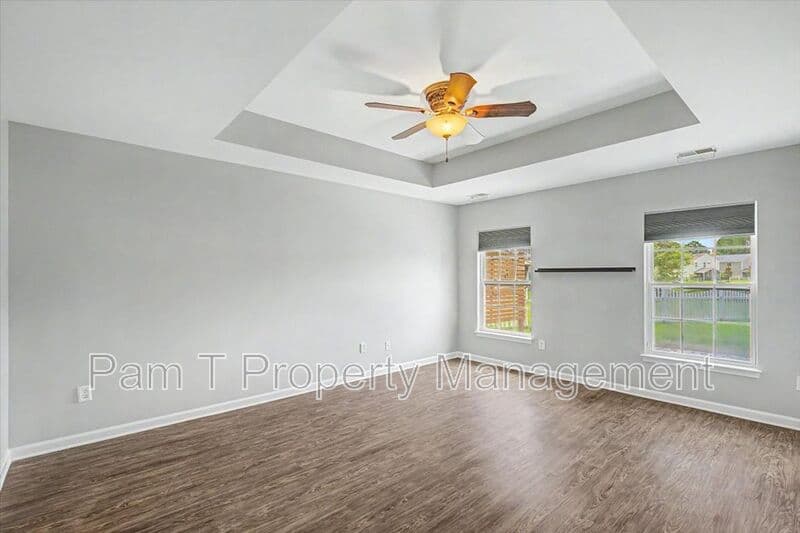Pooler House: 4 Bainbridge Way