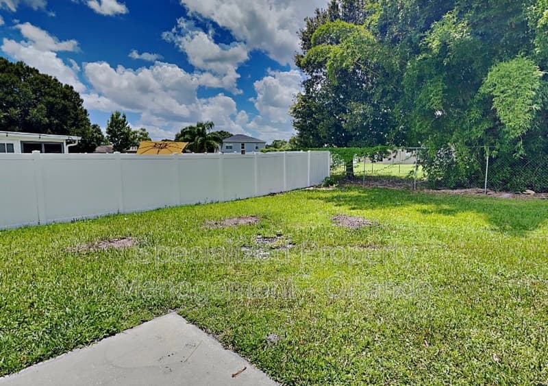 Kissimmee House: 1317 Dover Dr