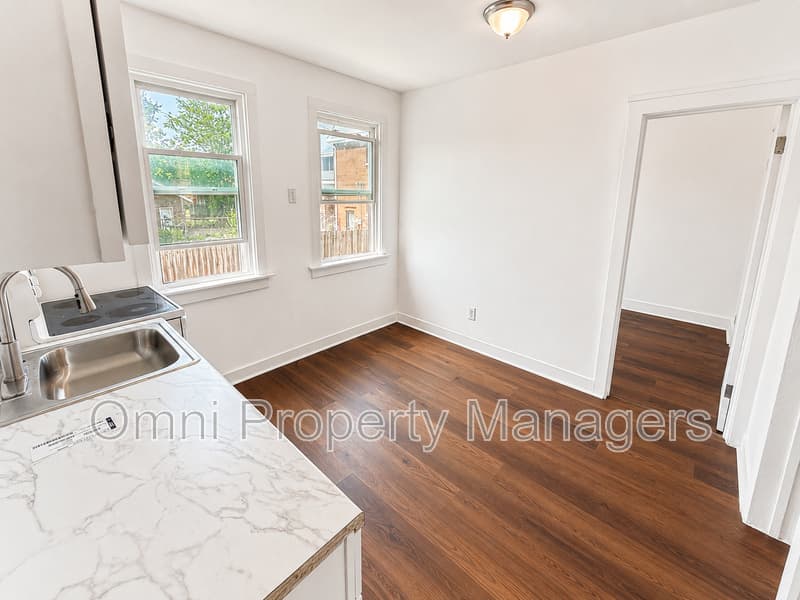 detroit Condo: 8525 maxwell