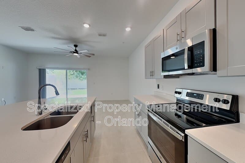 Saint Cloud Townhome: 4830 Revolutionary Way