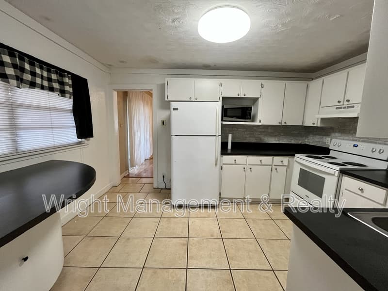 Tampa House: 2913 West Tampa Bay Boulevard