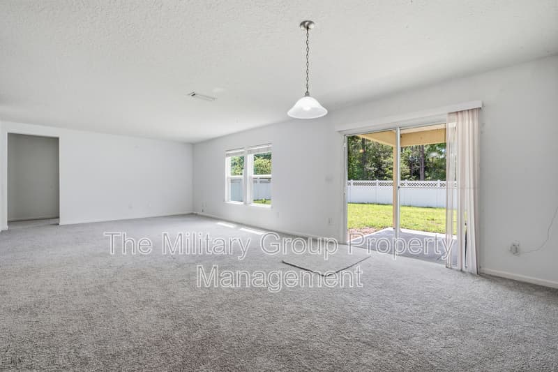 Orange Park House: 391 Hepburn Rd