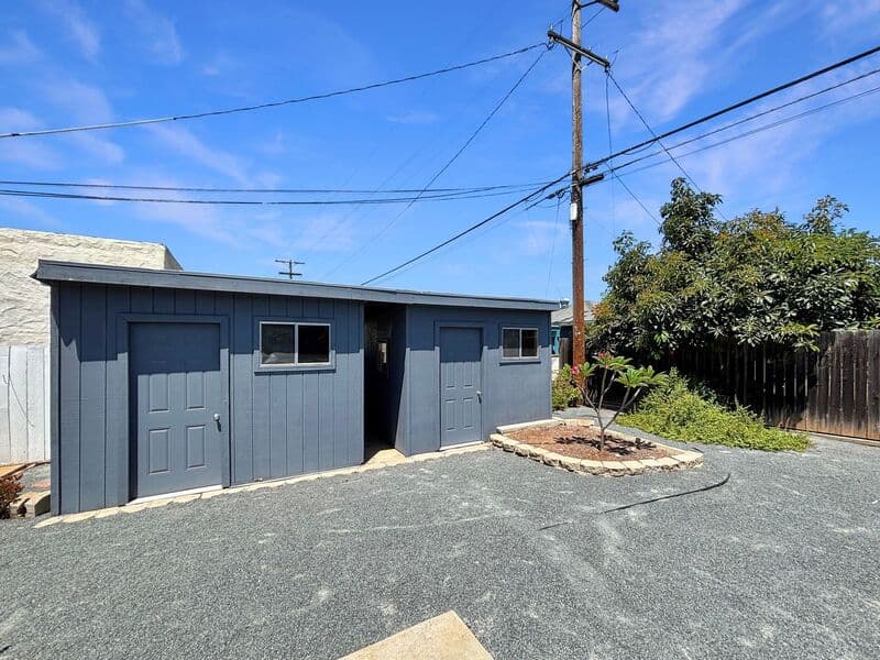 La Mesa House: 7340 W Point Ave