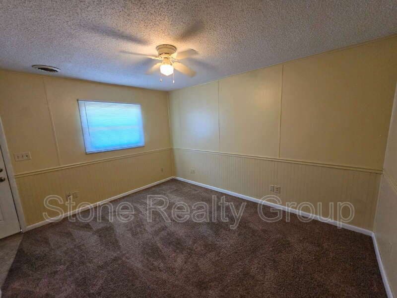 Clinton Condo: 214 S 10th St