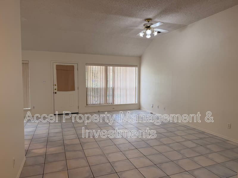 McAllen House: 6617 N. 40th