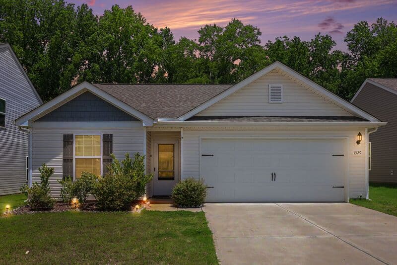 Charlotte House: 1329 Nia Road