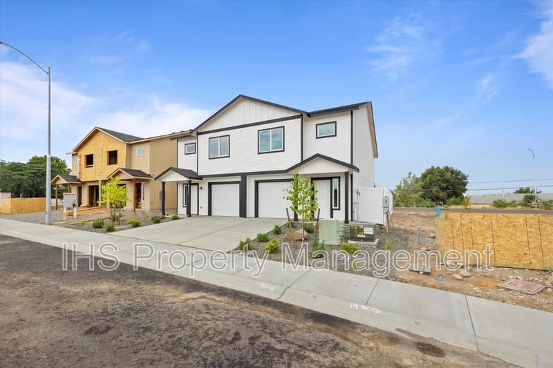 Kennewick House: 1148 N Yost St.
