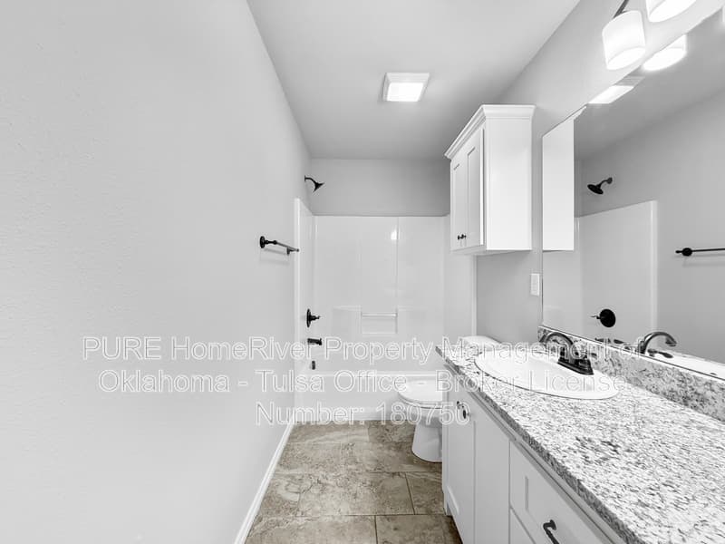 Jenks House: 209 W 111th Pl S