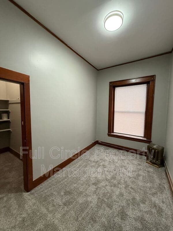 Omaha House: 2419 F St