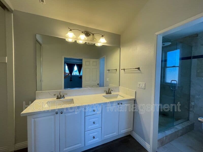 Irvine House: 3651 Claremont St