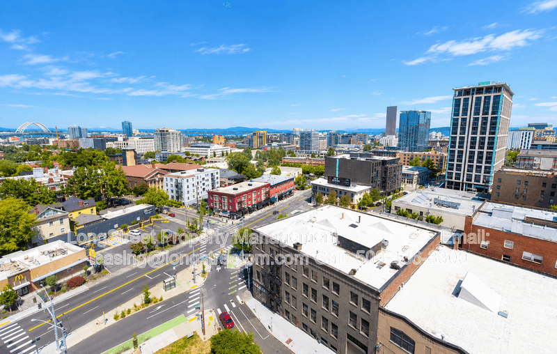 Portland Condo: 1926 W Burnside St