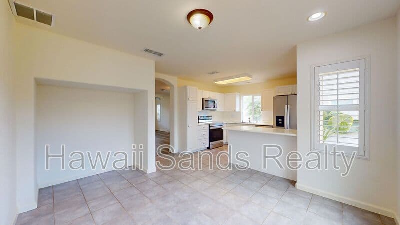 Ewa Beach House: 91-1040 Kai Kukuma St