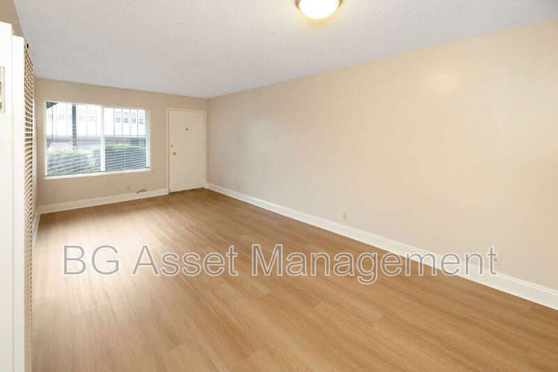 Berkeley Condo: 1600 Tyler Street
