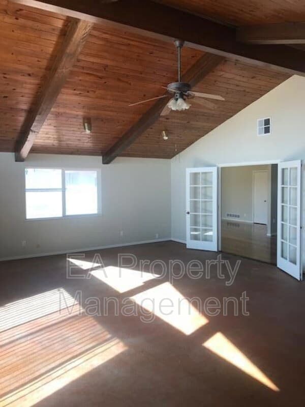 Albuquerque House: 5808 Pojoaque Rd NE