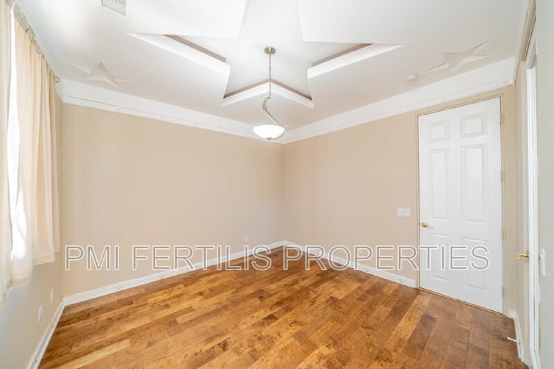 Riverside House: 17425 Cyrus Lane