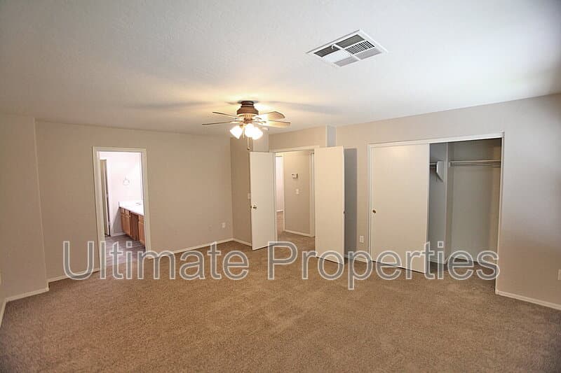 Litchfield Park House: 6132 N Florence Ave