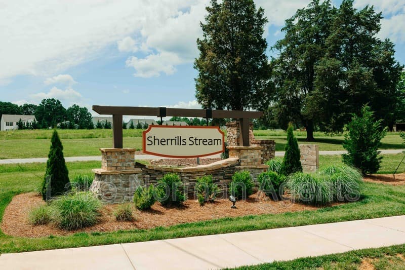 Sherrills Ford House: 2880 Sherrills Stream