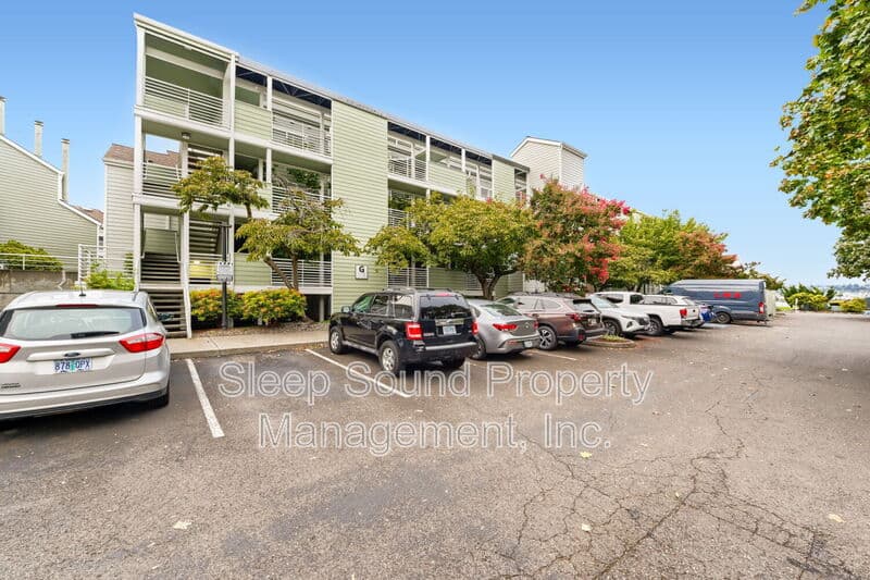 Portland Condo: 201 N Hayden Bay Dr