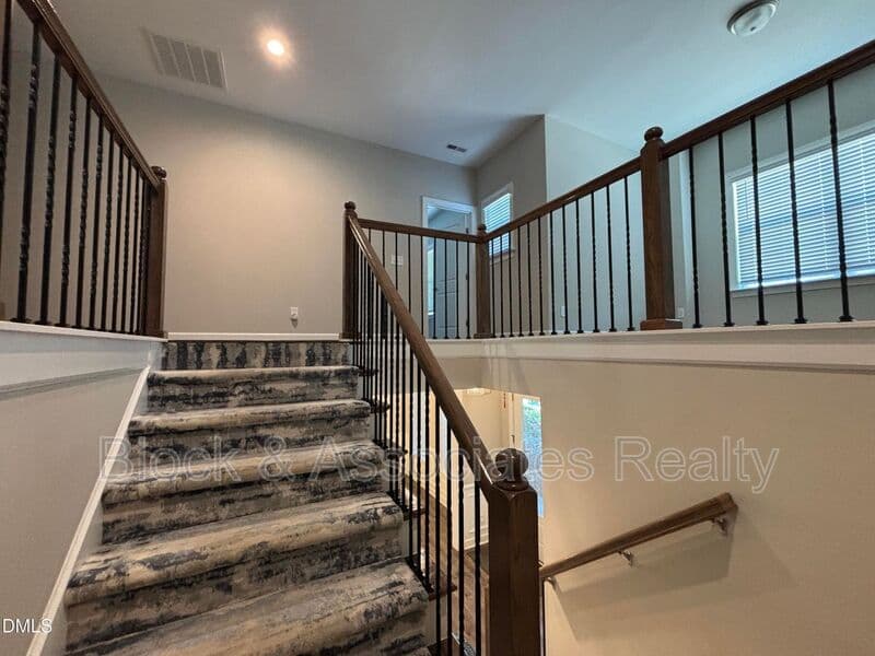 Wake Forest House: 2020 Edens Ridge