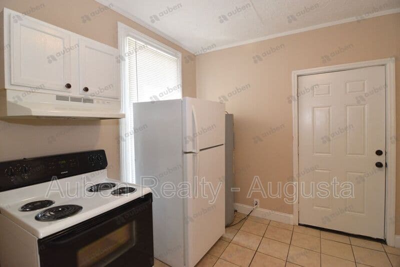 Augusta House: 1717 Starnes Street