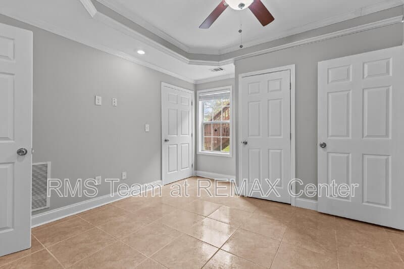 Duluth House: 2315 Hiawassee Dr
