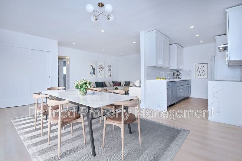 Santa Monica Condo: 834 4Th Street