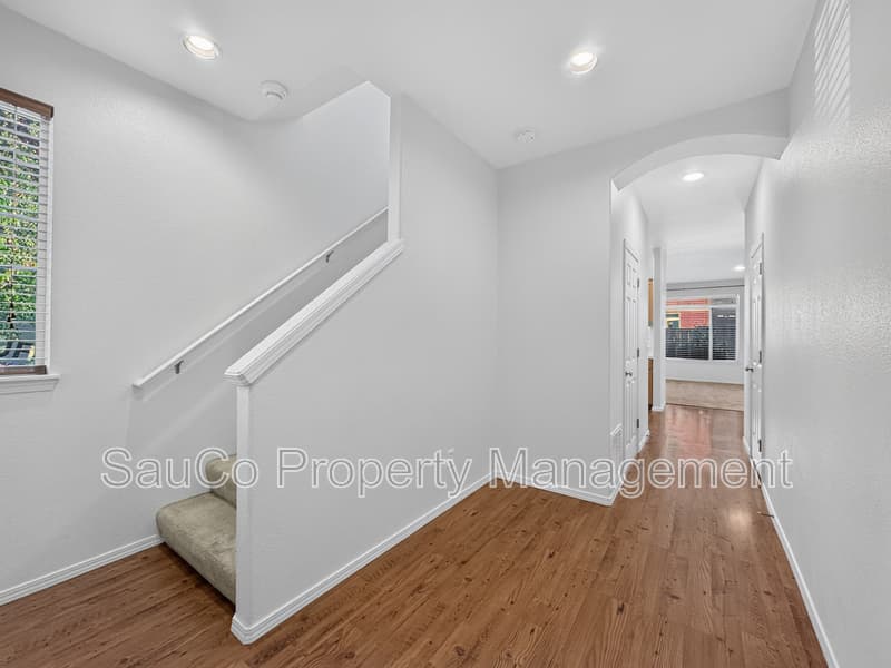 Hillsboro House: 902 SE Portlandia Ave