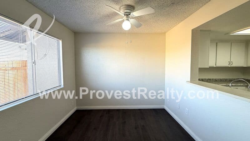 Apple Valley House: 22544 Sioux Rd