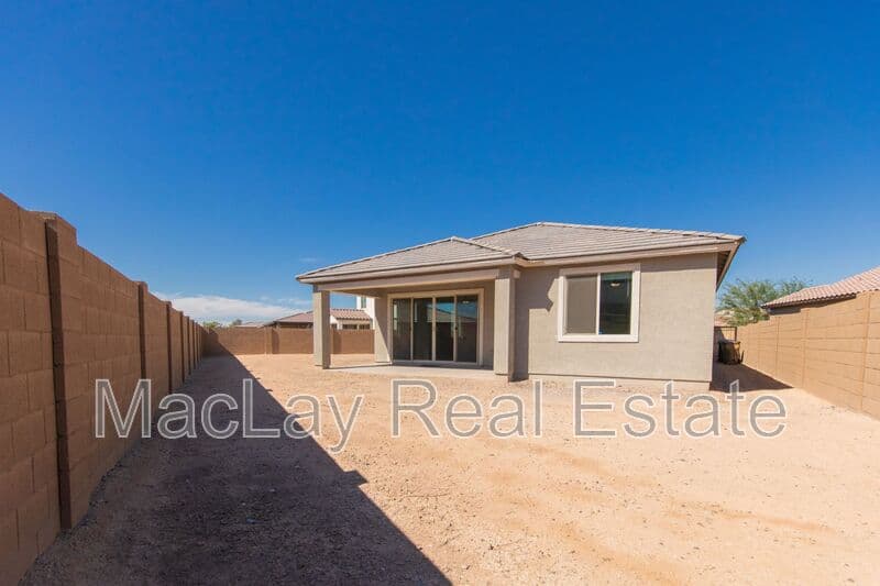 Goodyear House: 15657 W Monroe St