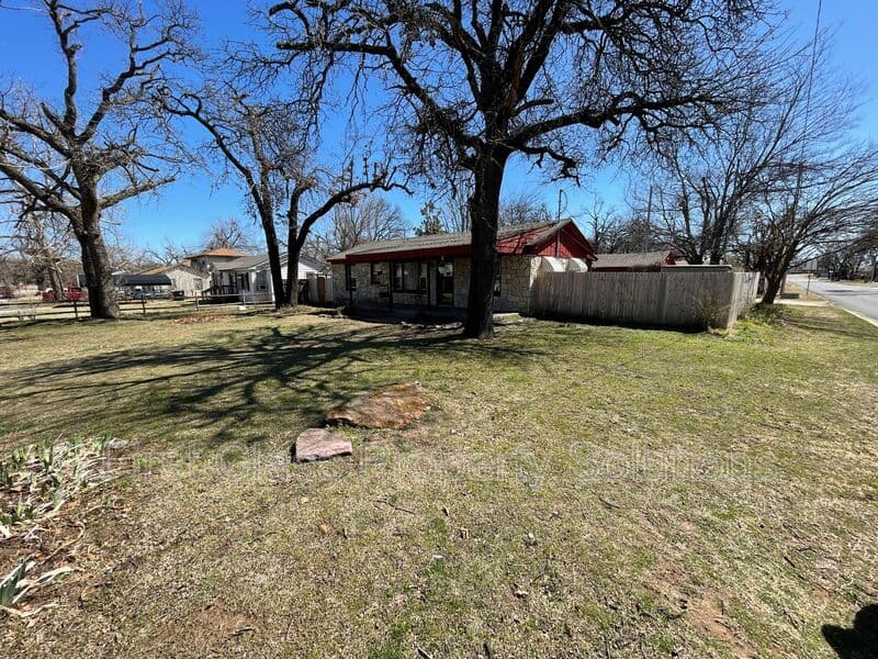 Bethany House: 6618 NW 31st St