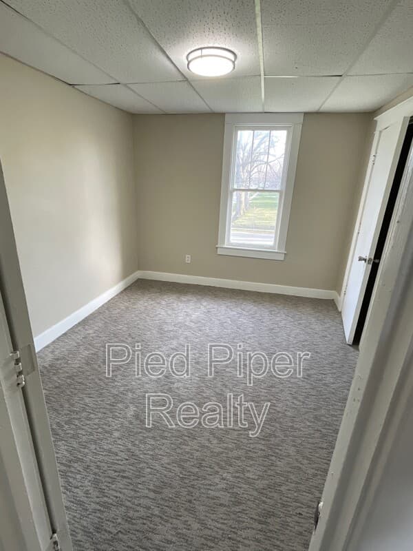 Freeport House: 1254 S Chicago Ave