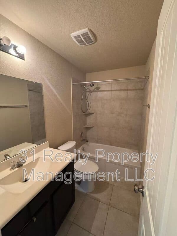 Houston House: 3411 Atherton Ridge Lane