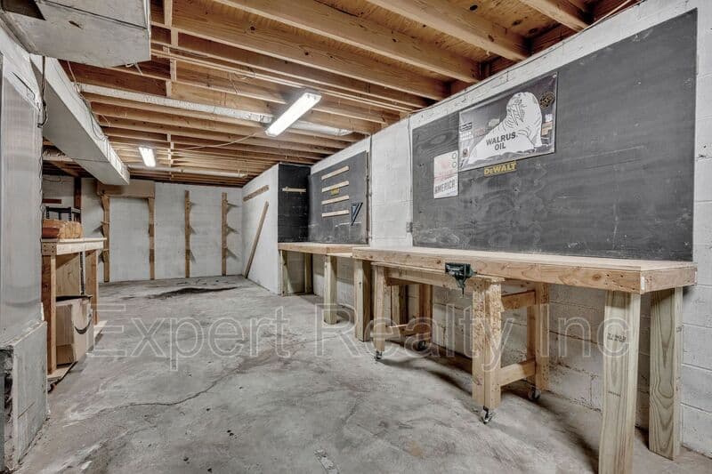 Alabaster House: 1064 Caribbean Circle