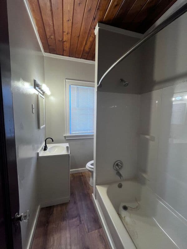 Rochester Condo: 16-18 Hillendale St
