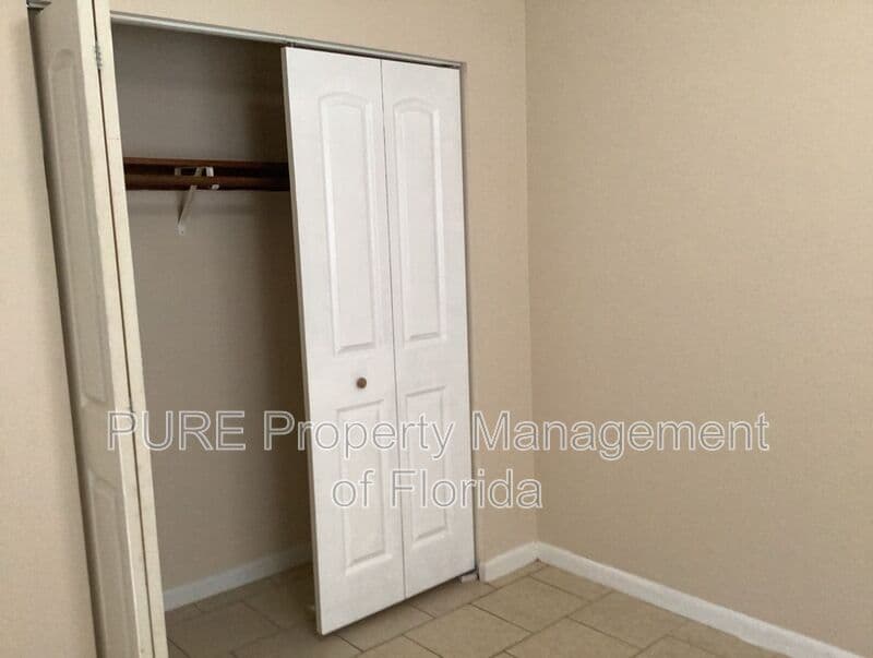 Ocala House: 1814 NE 17 Street