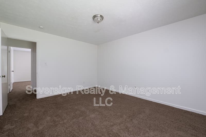 Jonesboro House: 8165 Magnolia Dr