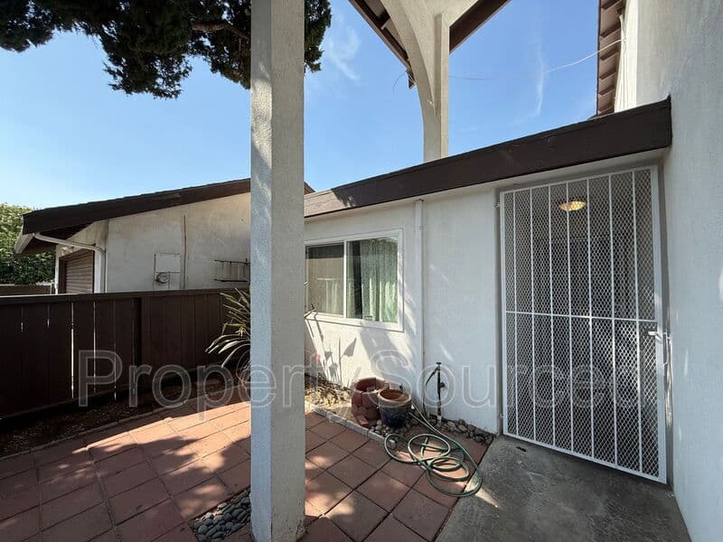 Modesto House: 317 De Vega Ct