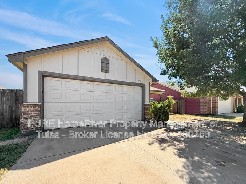 Bixby House: 8758 E 160th Pl S