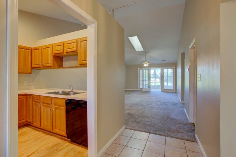 Lancaster House: 103 Black Oak Drive