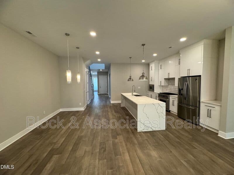 Durham House: 4016 Southpoint Landing