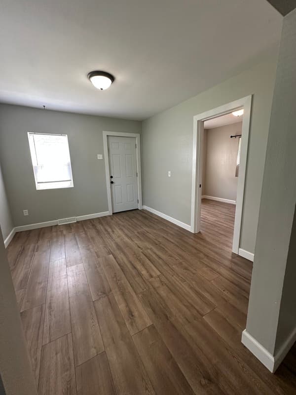 Cedar Rapids House: 1212 20th Ave SW