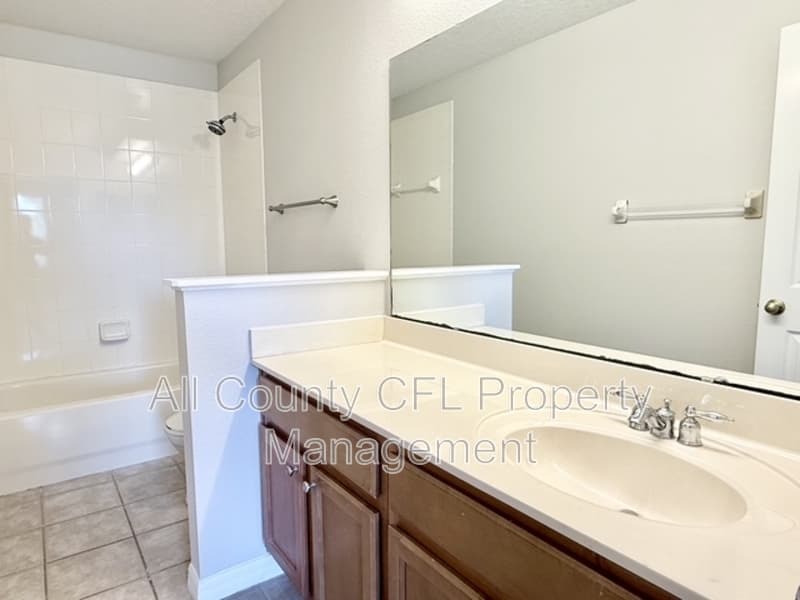 Orlando Townhome: 12720 Lexington Summit Street