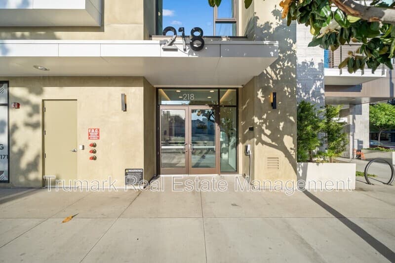 Pasadena Condo: 218 N El Molino Ave