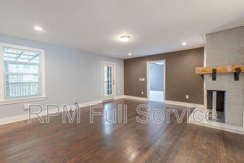 Nashville Condo: 1021 College Ave