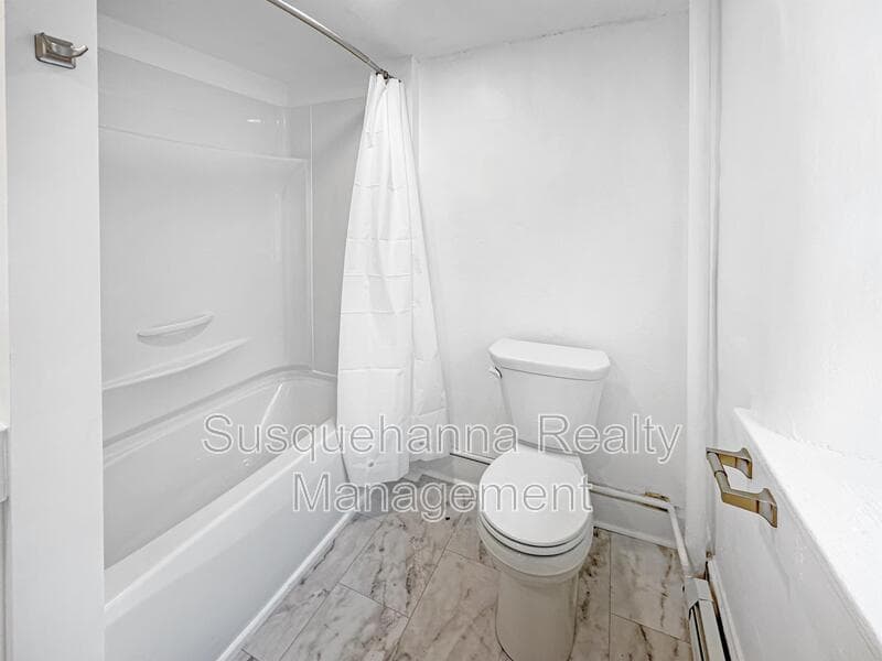 Manheim Condo: 171 Engle Lane