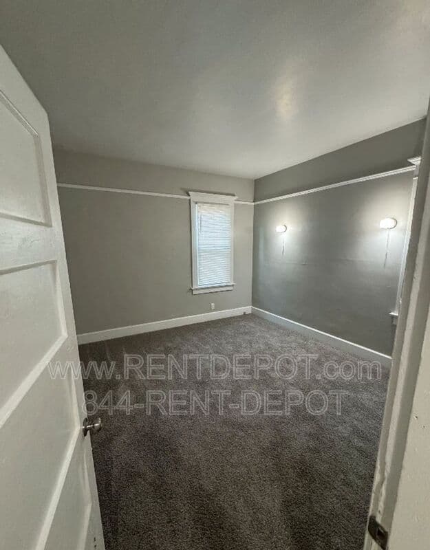 Evansville House: 804 Bayard Park Dr.